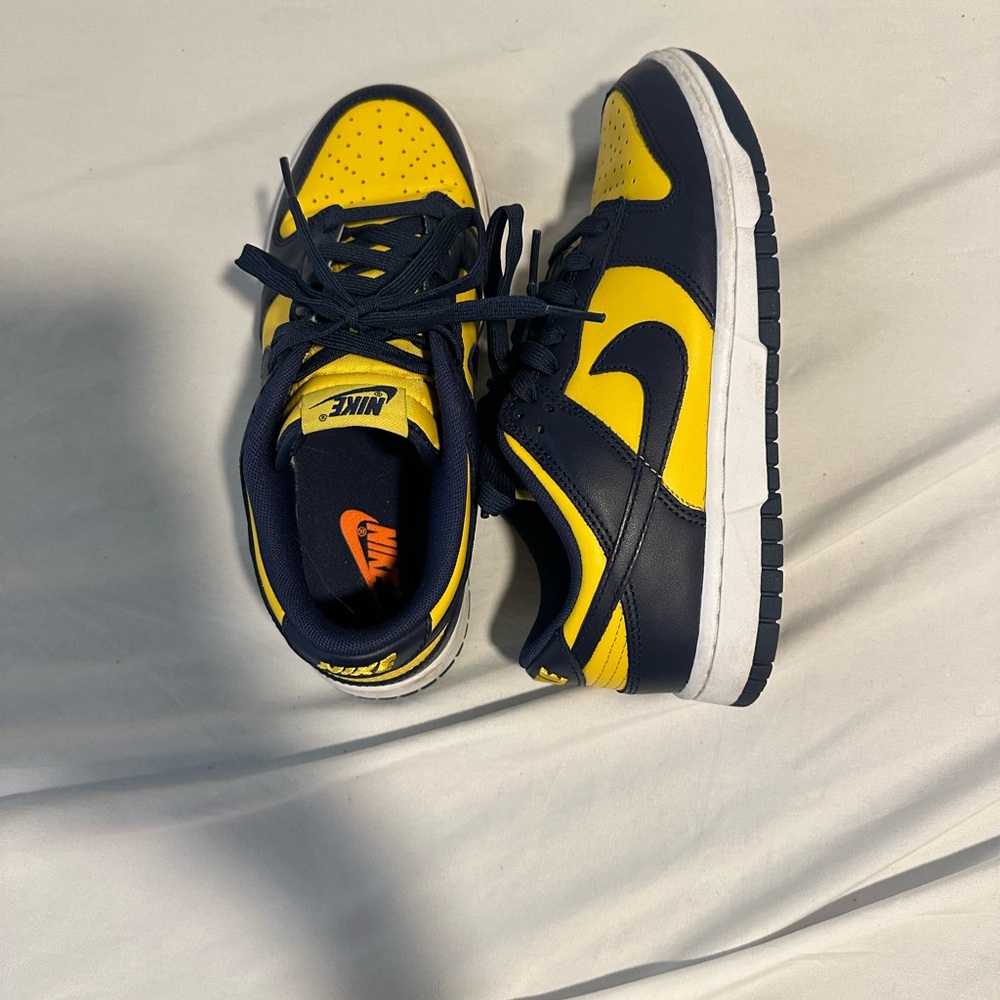 Nike Kids Yellow and Black Sneakers